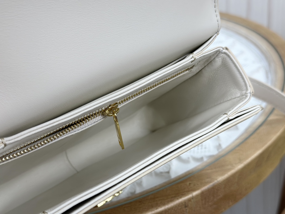 CELINE | Triomphe Ivory White Medium Box