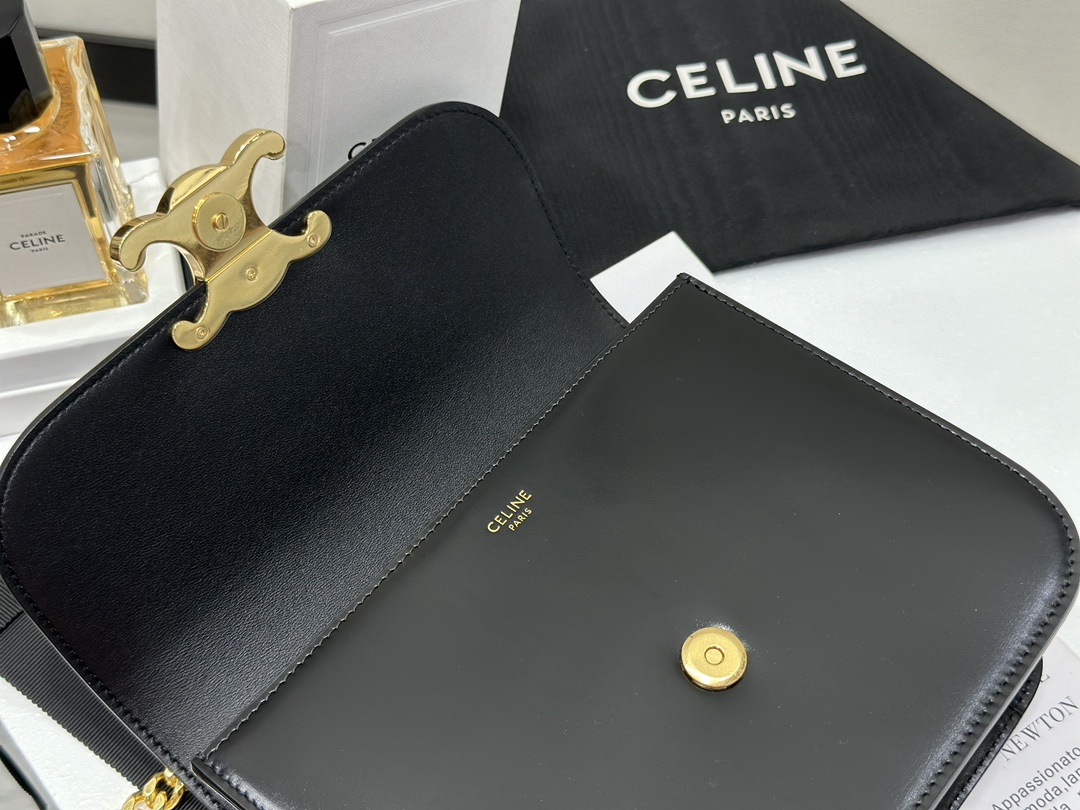 CELINE | COLLEGE TRIOMPHE Black Gold, TRIOMPHE Magnetic Buckle, Cowhide Leather, Sheepskin Lining