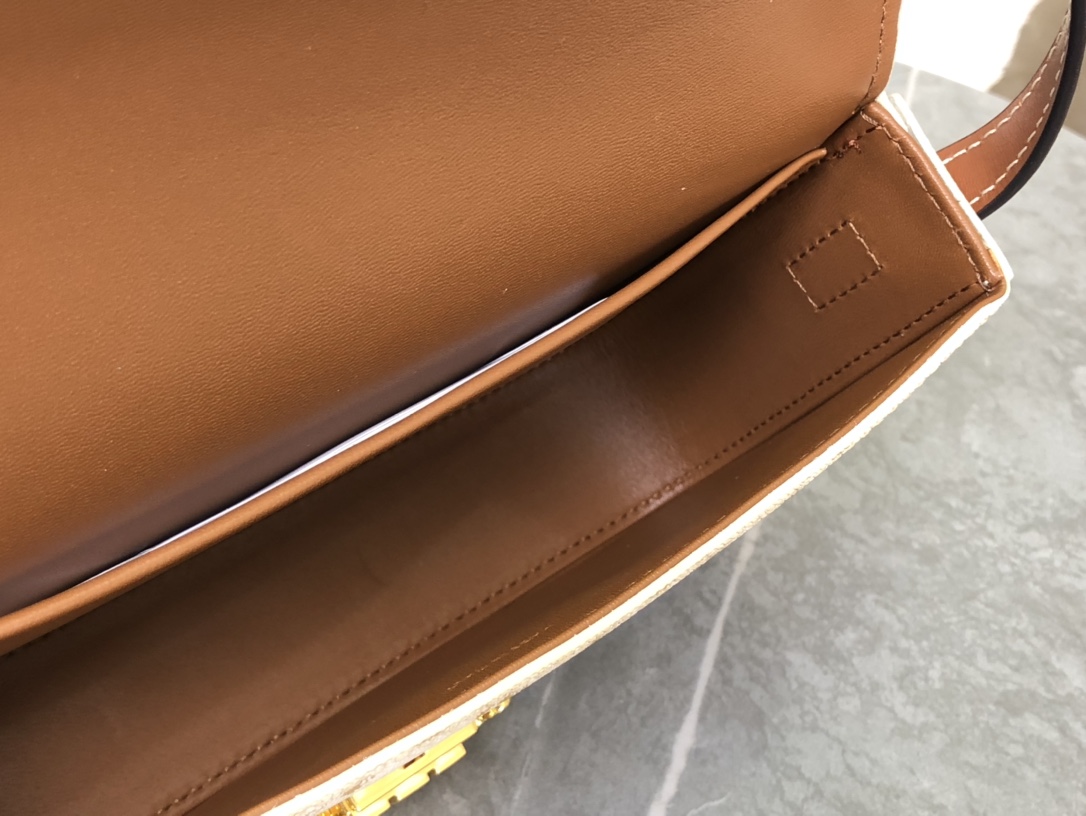 CELINE | Triomphe Shoulder Bag Underarm Bag