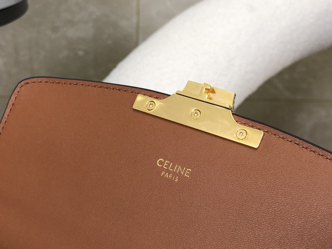 CELINE | Triomphe Box Vintage Toiletry Bag