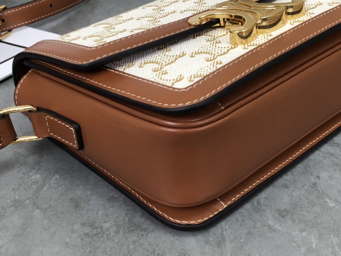 CELINE | Triomphe Box Vintage Toiletry Bag