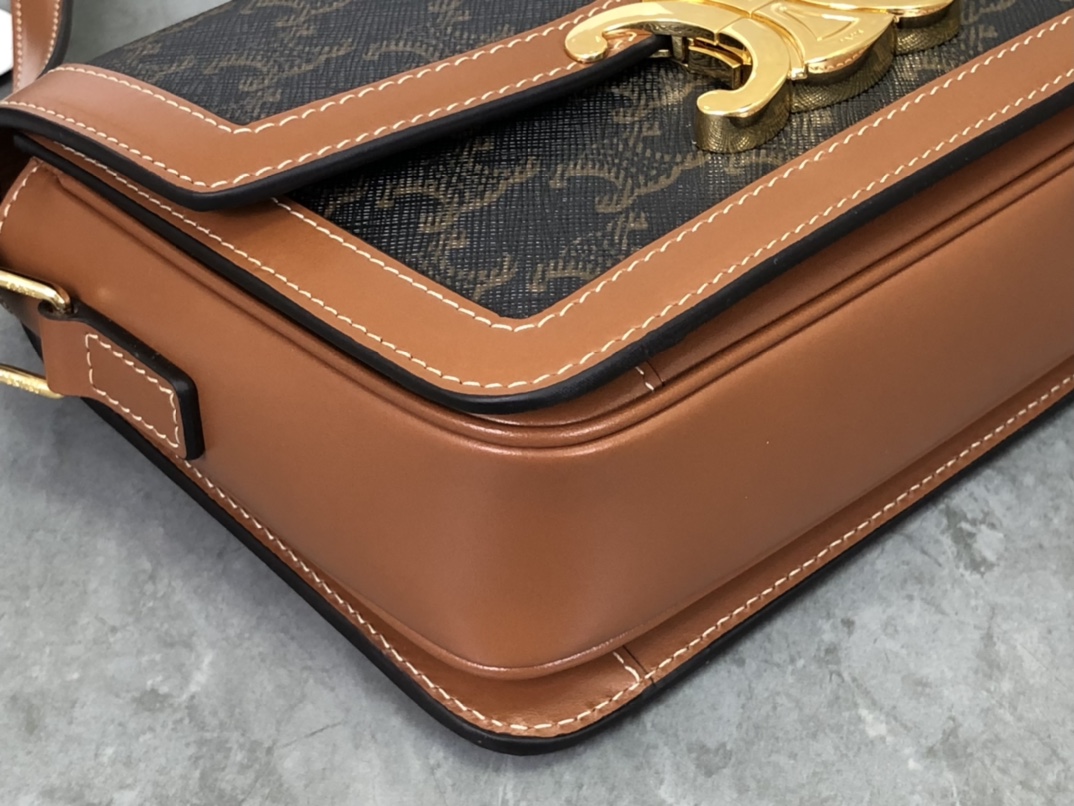 CELINE | Triomphe Box Vintage Toiletry Bag