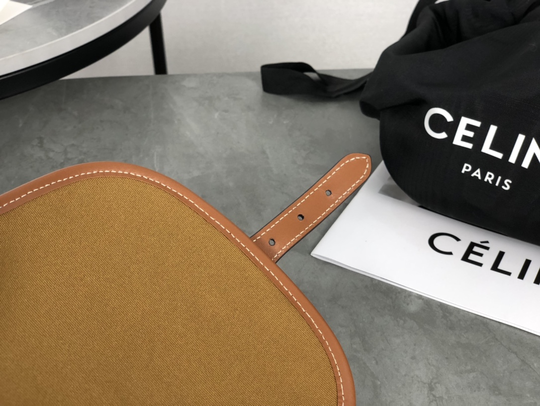 CELINE | FOLCO TRIOMPHE Saddle Bag  