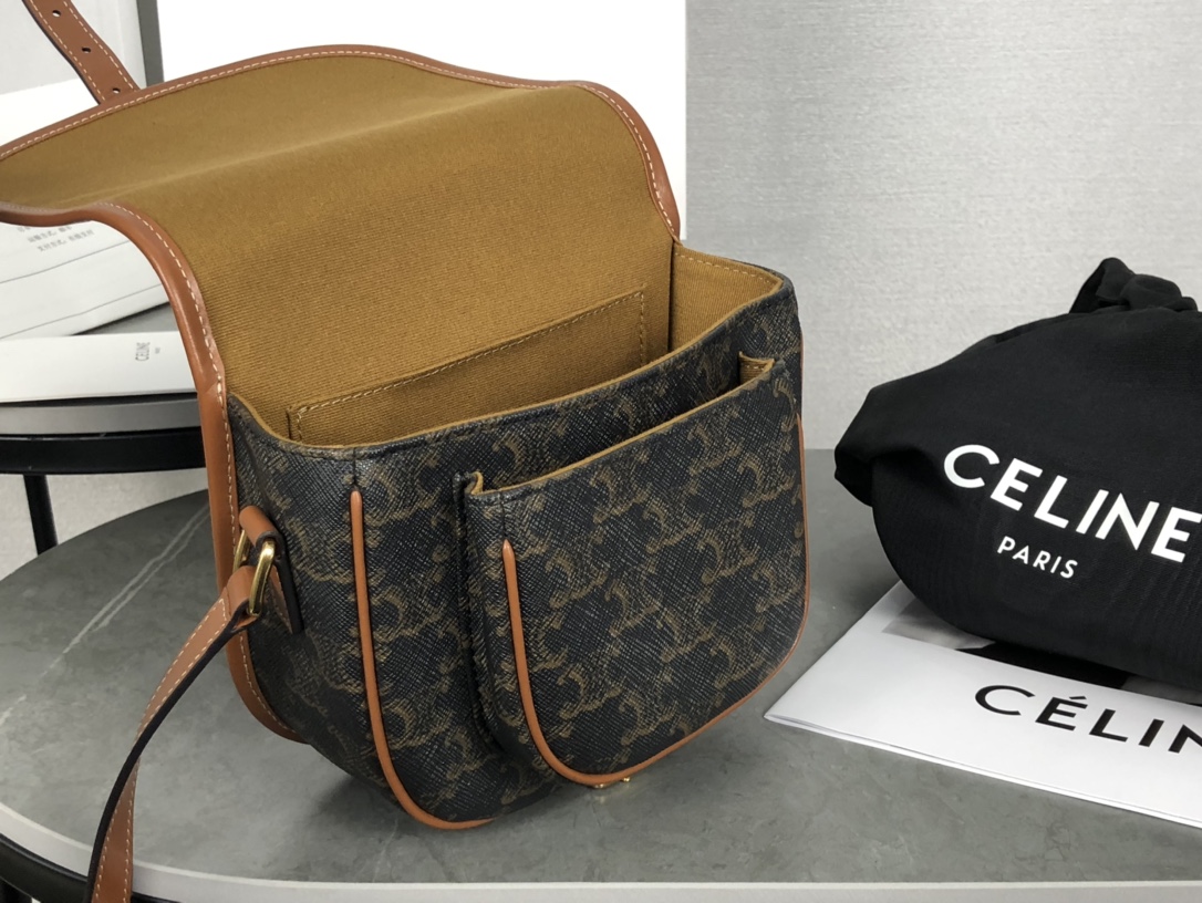 CELINE | FOLCO TRIOMPHE Saddle Bag  