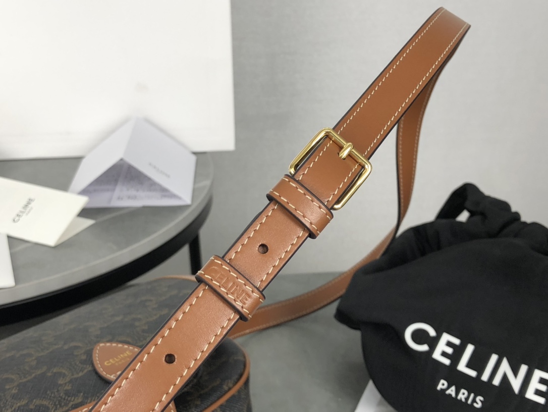 CELINE | FOLCO TRIOMPHE Saddle Bag  