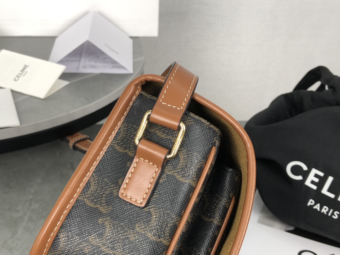 CELINE | FOLCO TRIOMPHE Saddle Bag  