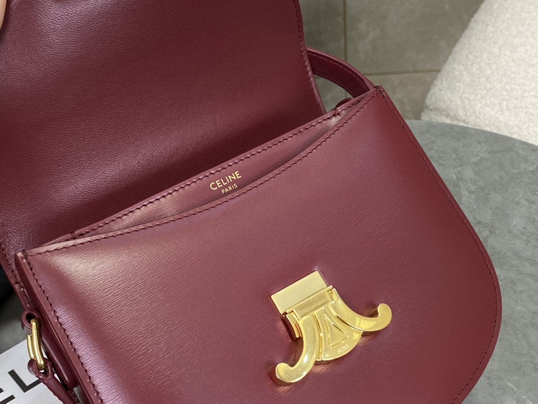 CELINE | Teen Besace Leather Saddle Bag  