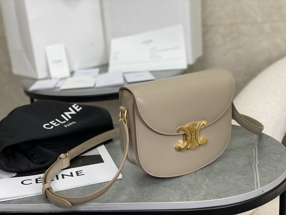 CELINE | Teen Besace Leather Saddle Bag  