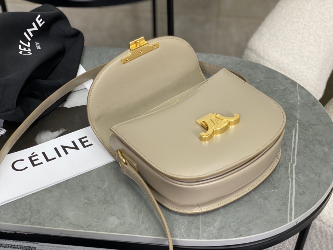 CELINE | Teen Besace Leather Saddle Bag  