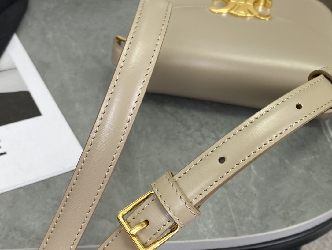 CELINE | Teen Besace Leather Saddle Bag  