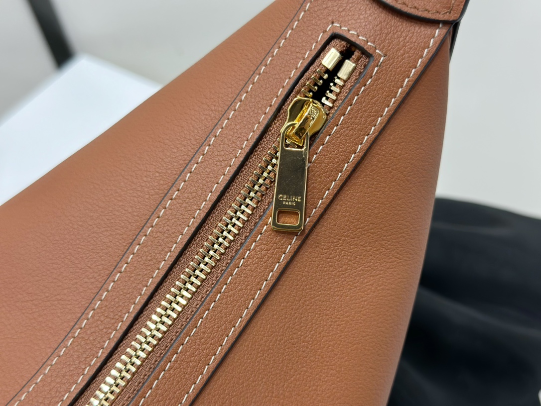 CELINE | Heloise Soft Brown Leather Handbag, Cowhide Leather, Suede Lining