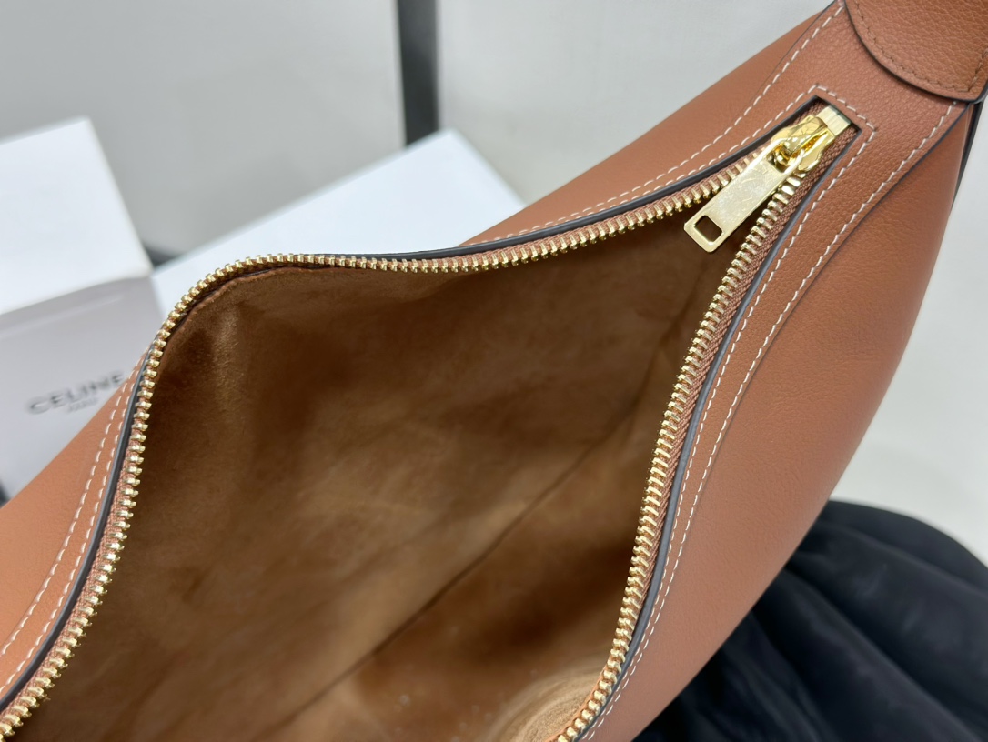 CELINE | Heloise Soft Brown Leather Handbag, Cowhide Leather, Suede Lining