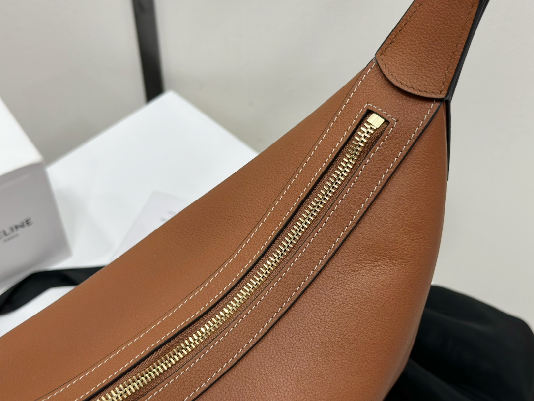 CELINE | Heloise Soft Brown Leather Handbag, Cowhide Leather, Suede Lining