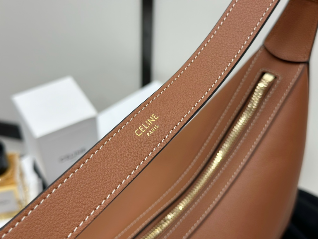 CELINE | Heloise Soft Brown Leather Handbag, Cowhide Leather, Suede Lining