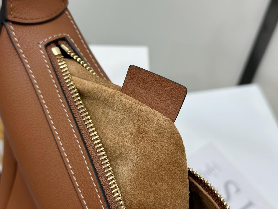 CELINE | Heloise Soft Brown Leather Handbag, Cowhide Leather, Suede Lining