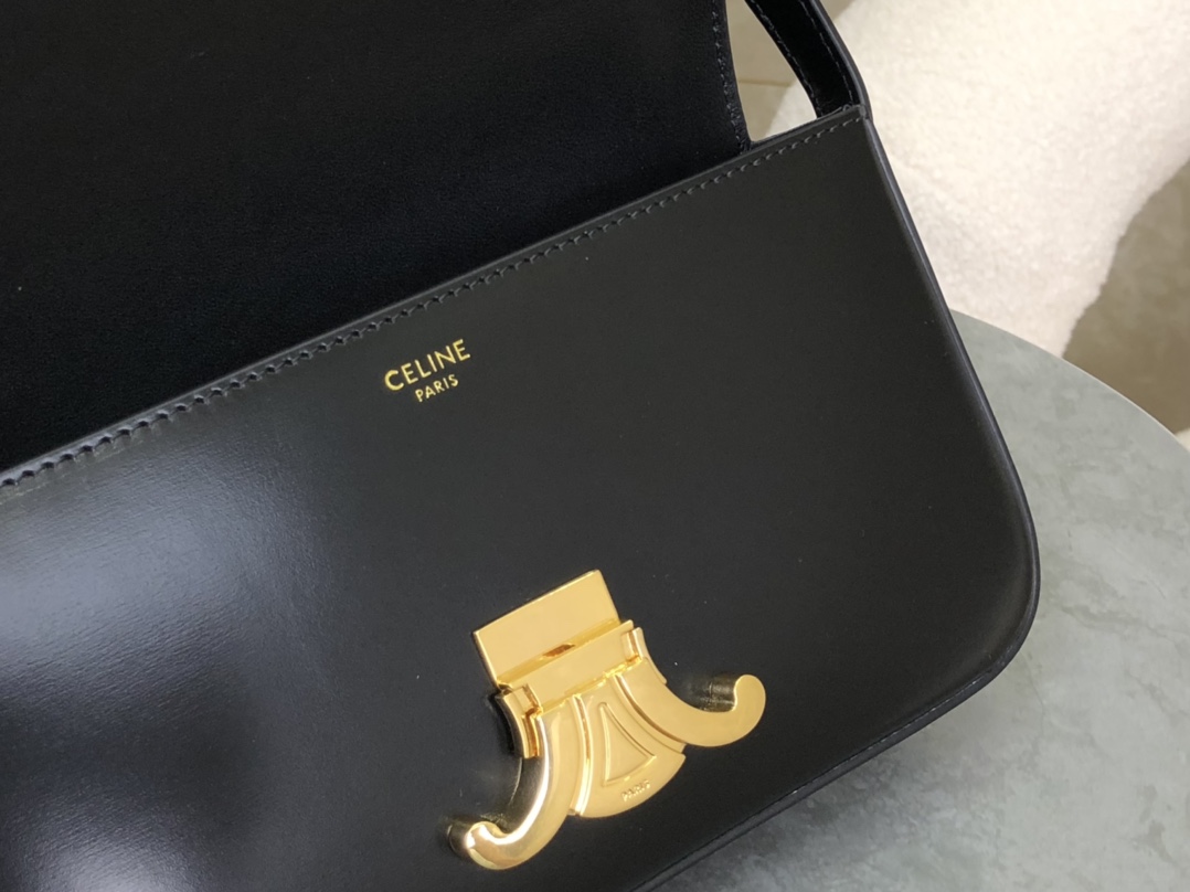 CELINE | Triomphe Shoulder Bag  