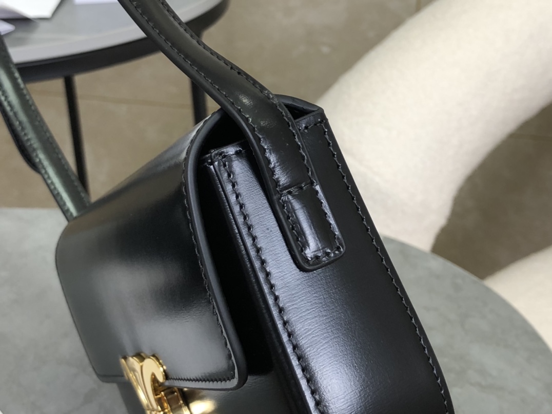 CELINE | Triomphe Shoulder Bag  