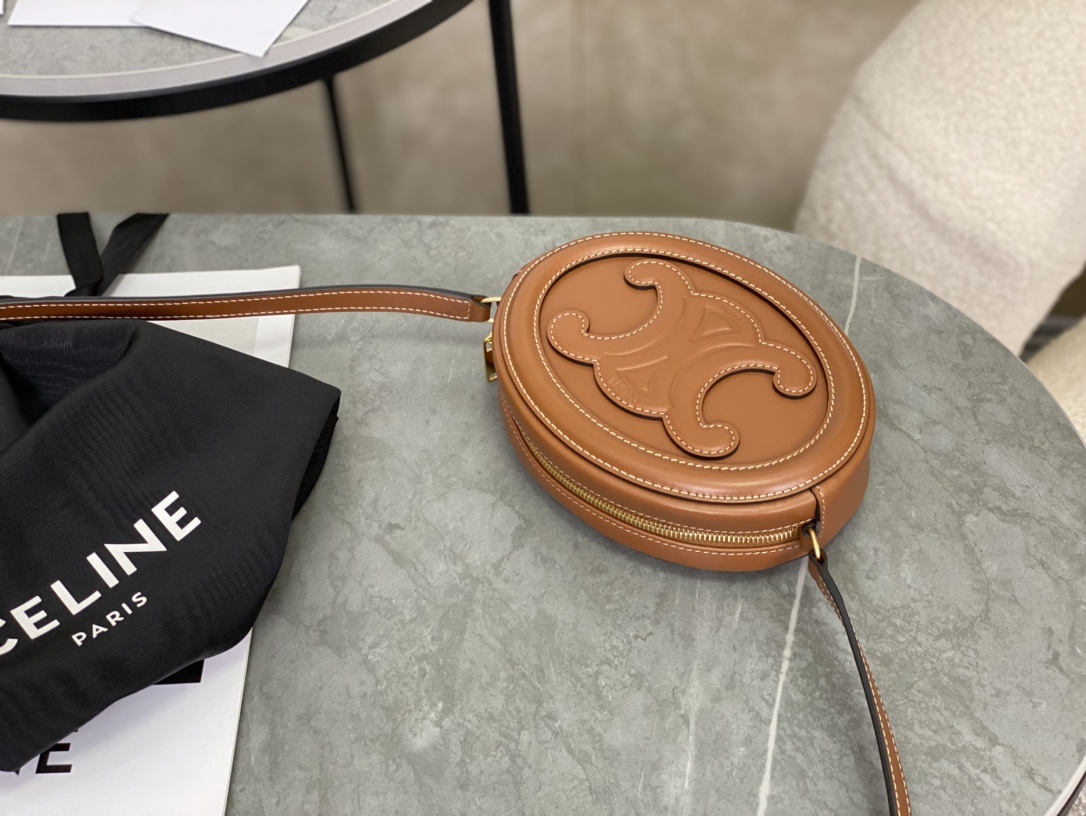 CELINE | [22 New Version] Small Mooncake Bag  