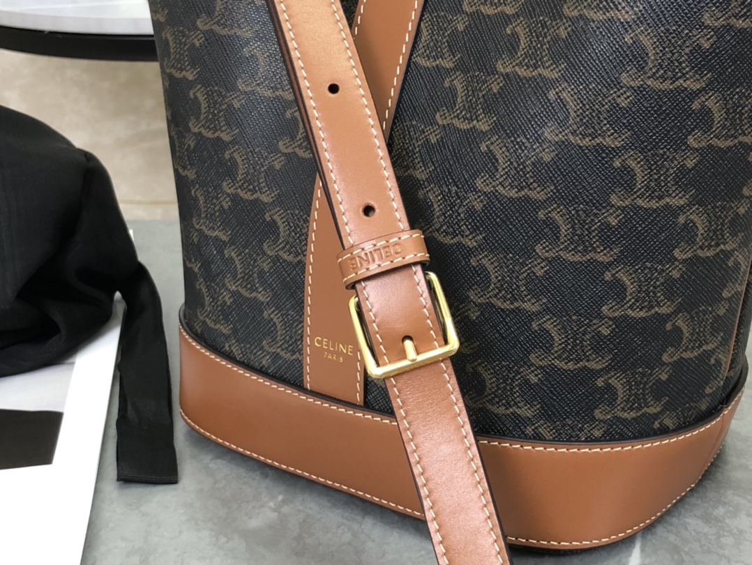 CELINE | Triomphe Small Bucket Bag  