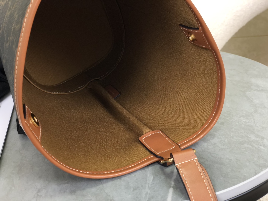 CELINE | Triomphe Small Bucket Bag  