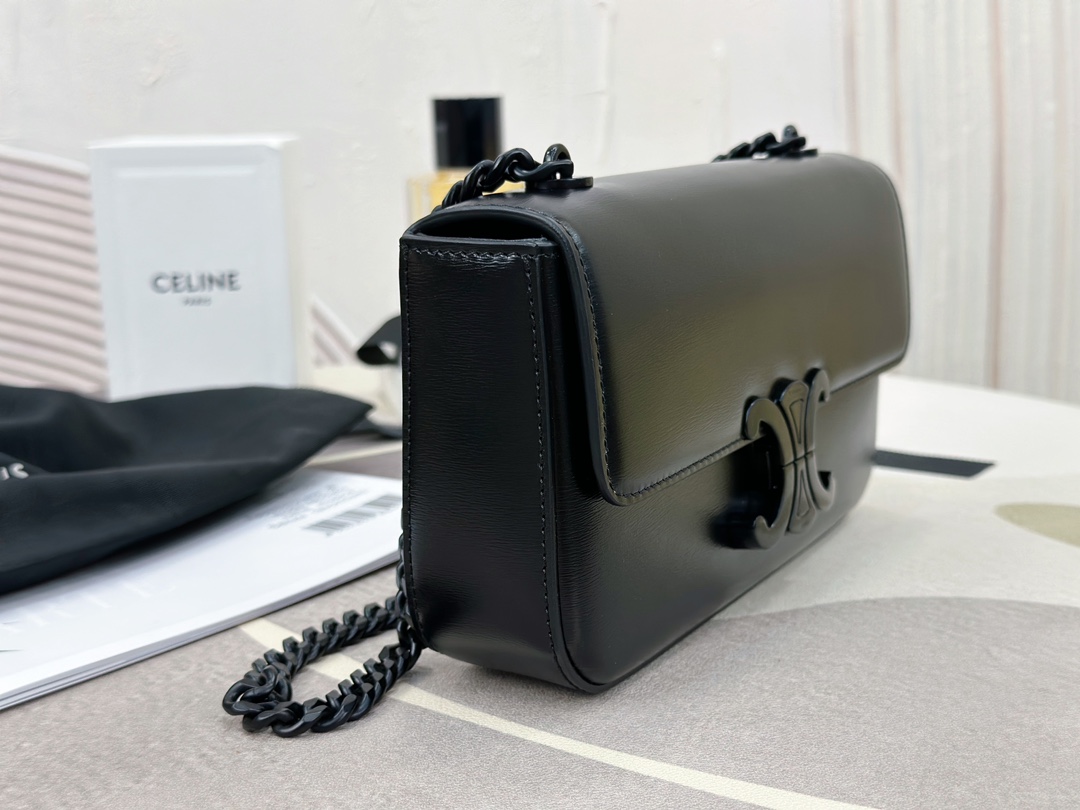 CELINE Triomphe Chain Shoulder Bag  