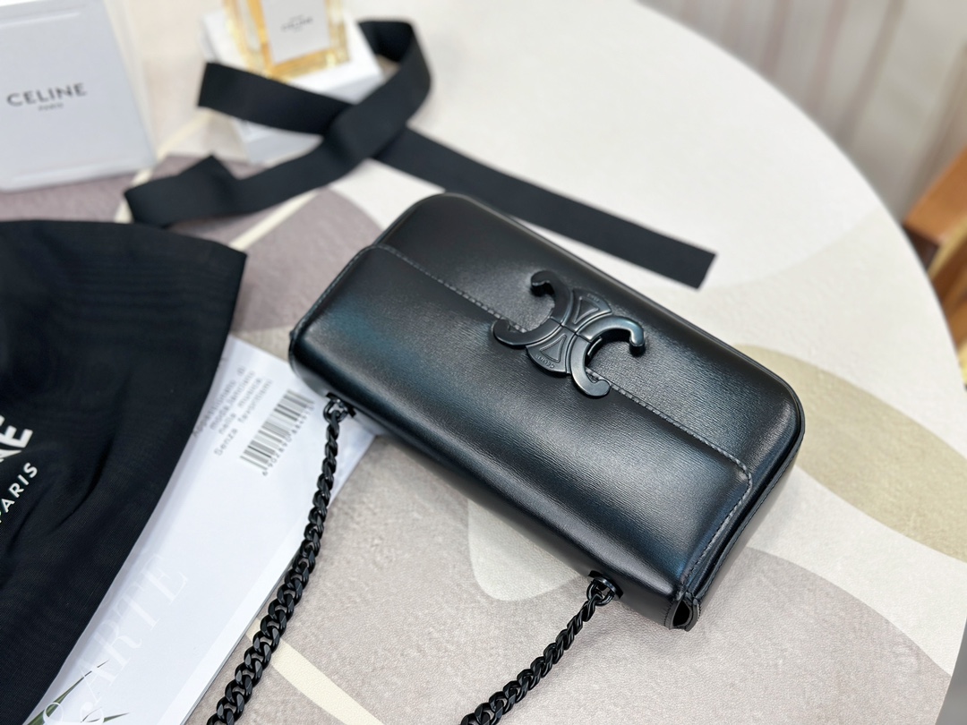 CELINE Triomphe Chain Shoulder Bag  