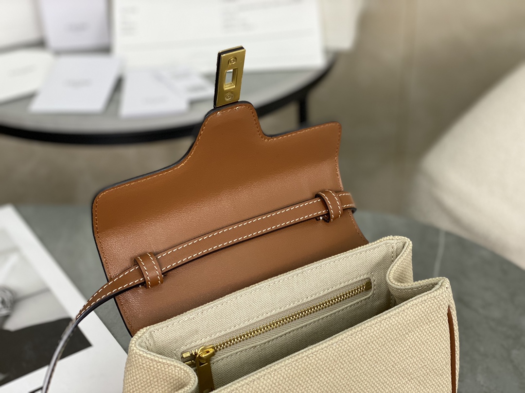 CELINE Mini Soft 16  