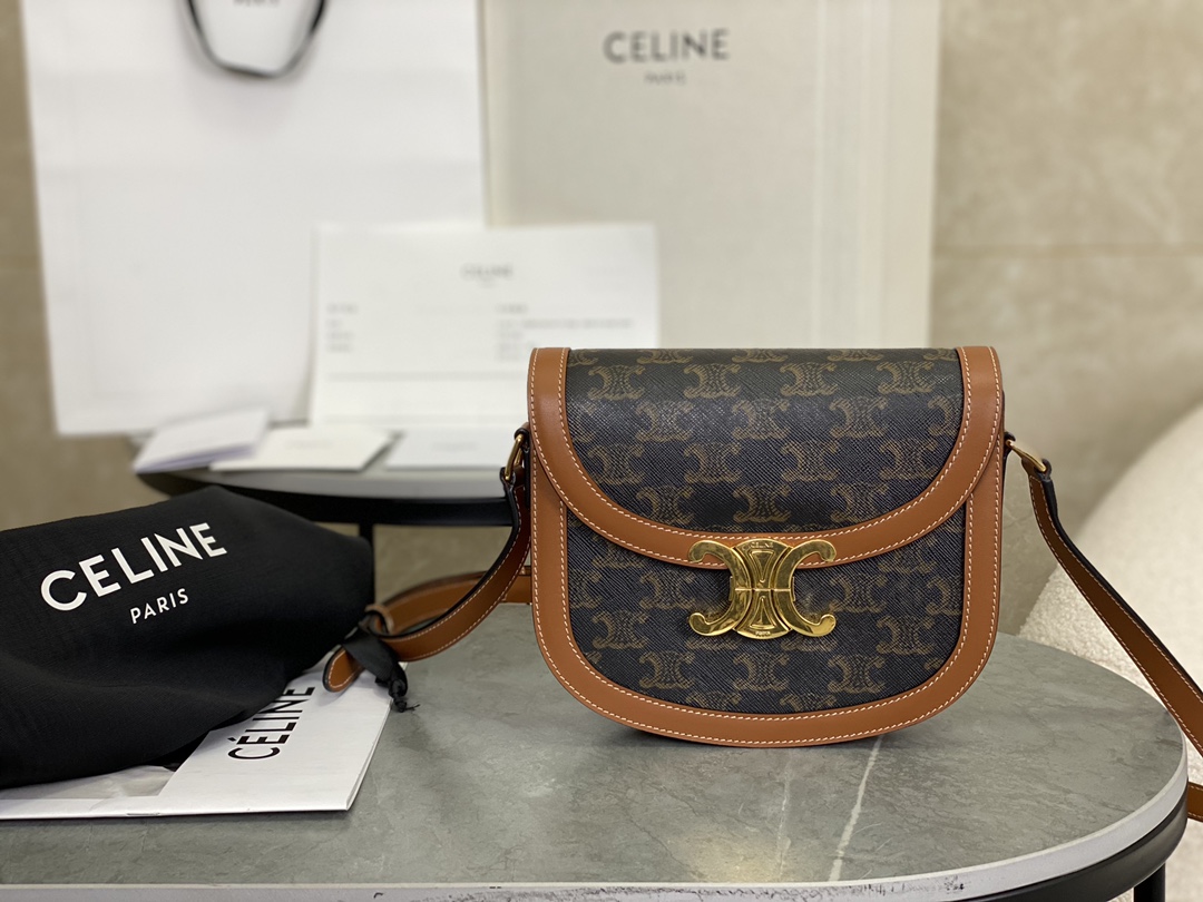 Celine | New Triomphe Saddle Bag  