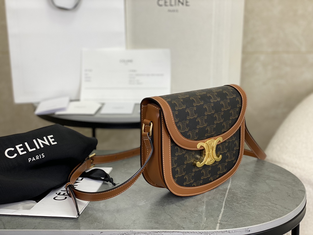 Celine | New Triomphe Saddle Bag  