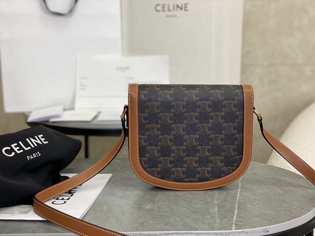 Celine | New Triomphe Saddle Bag  