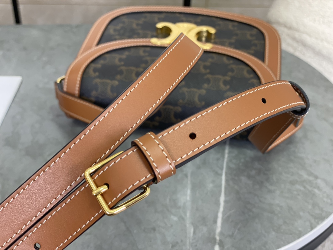 Celine | New Triomphe Saddle Bag  