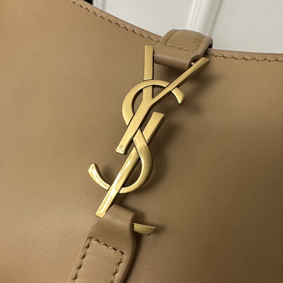 YSL LE 5 À 7 Mini Underarm Bag  