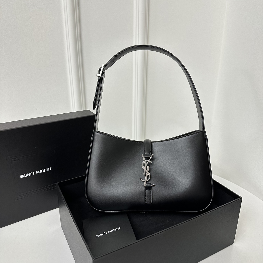 YSL LE 5 À 7 Underarm Bag 24.5cm  