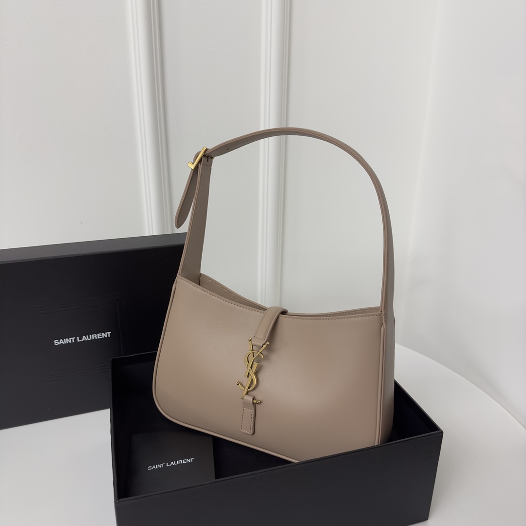 YSL LE 5 À 7 Underarm Bag 24.5cm  