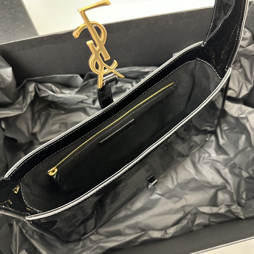 YSL LE 5 À 7 Underarm Bag 24.5cm  