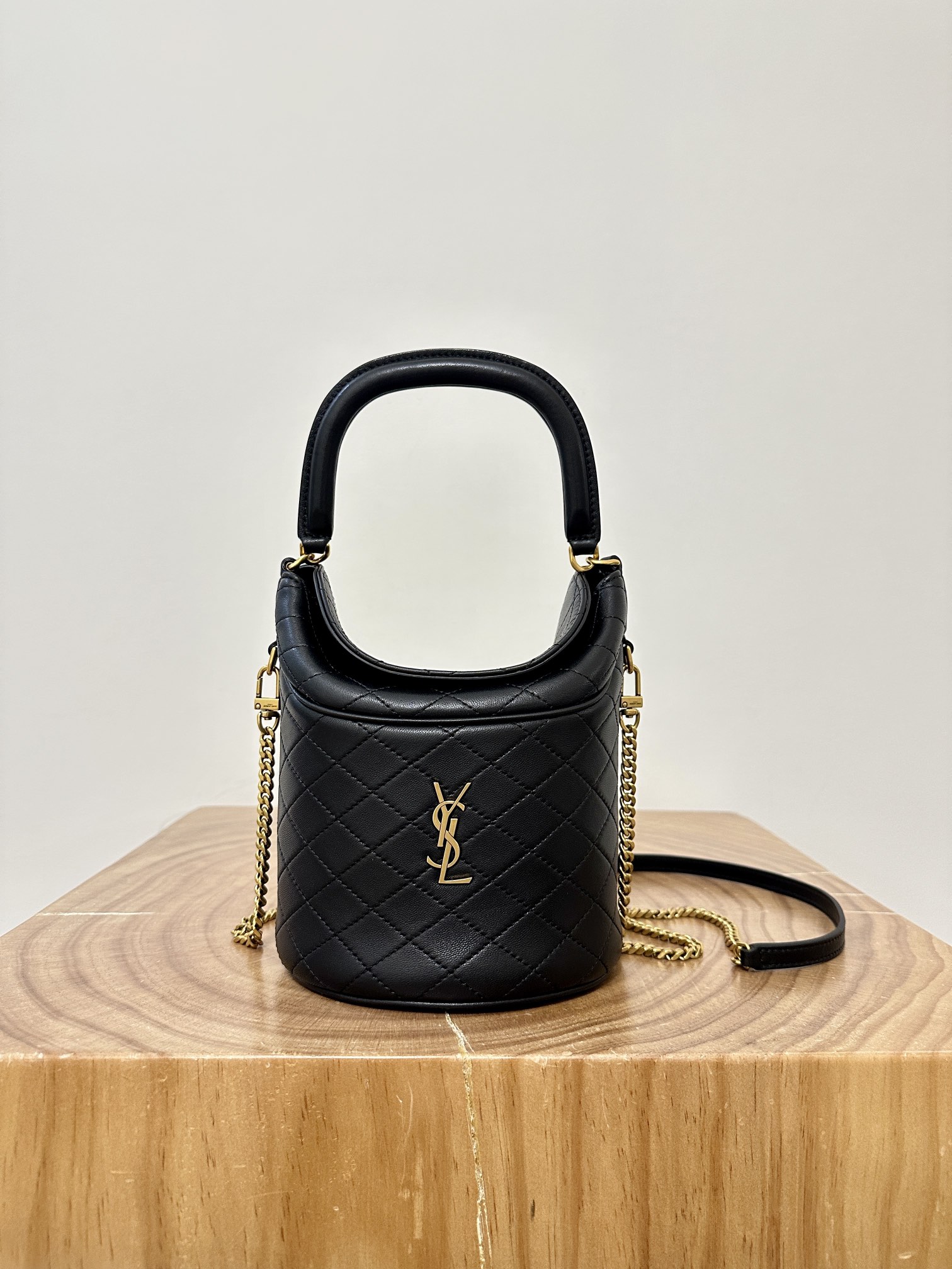  YSL GabyBucket 