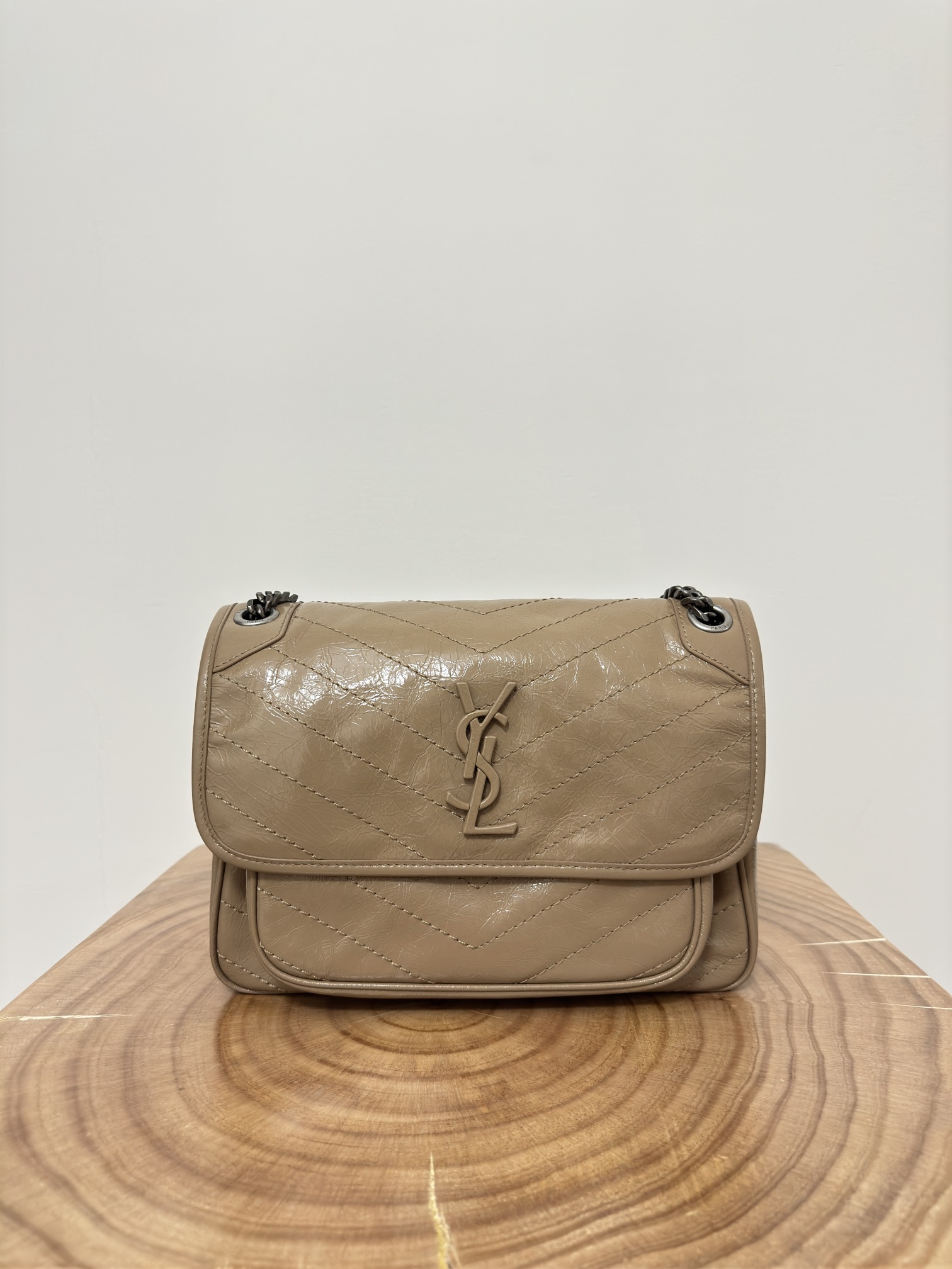 Niki 28cm Commuter Bag, wrinkled oil-waxed cowhide,  semi-matte crease effect