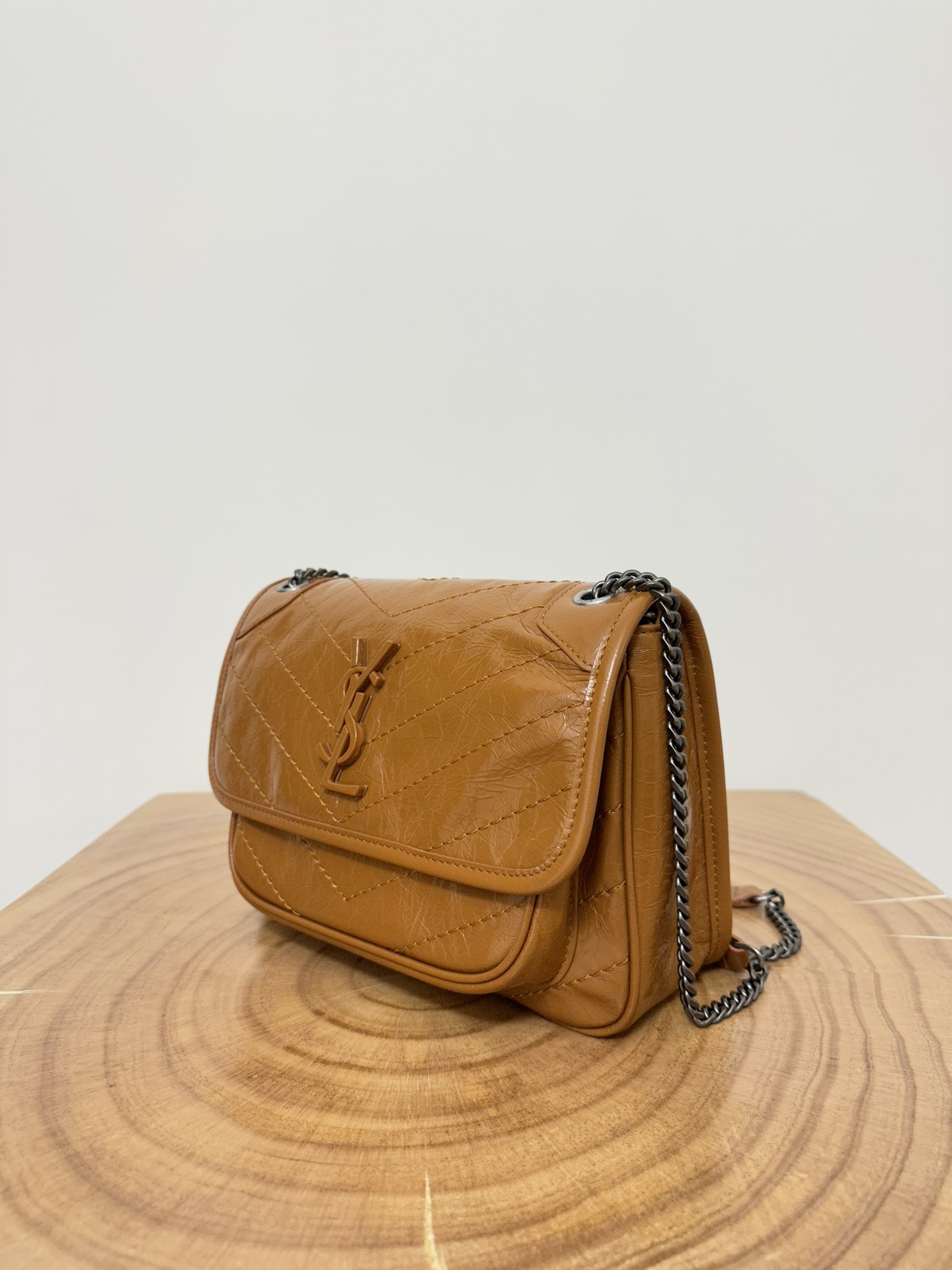 Niki 22cm Commuter Bag, wrinkled oil-waxed cowhide,  semi-matte crease effect