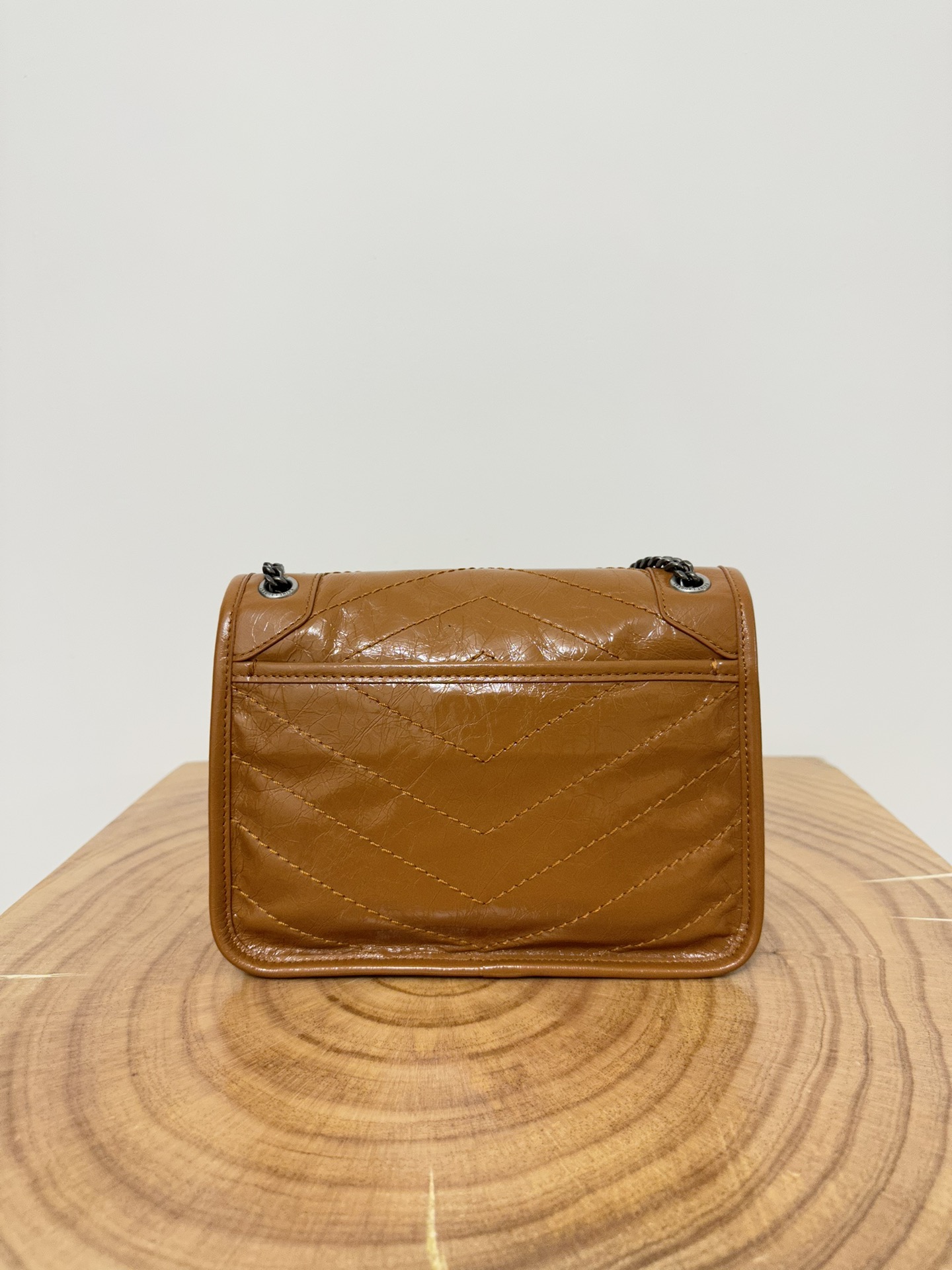 Niki 22cm Commuter Bag, wrinkled oil-waxed cowhide,  semi-matte crease effect