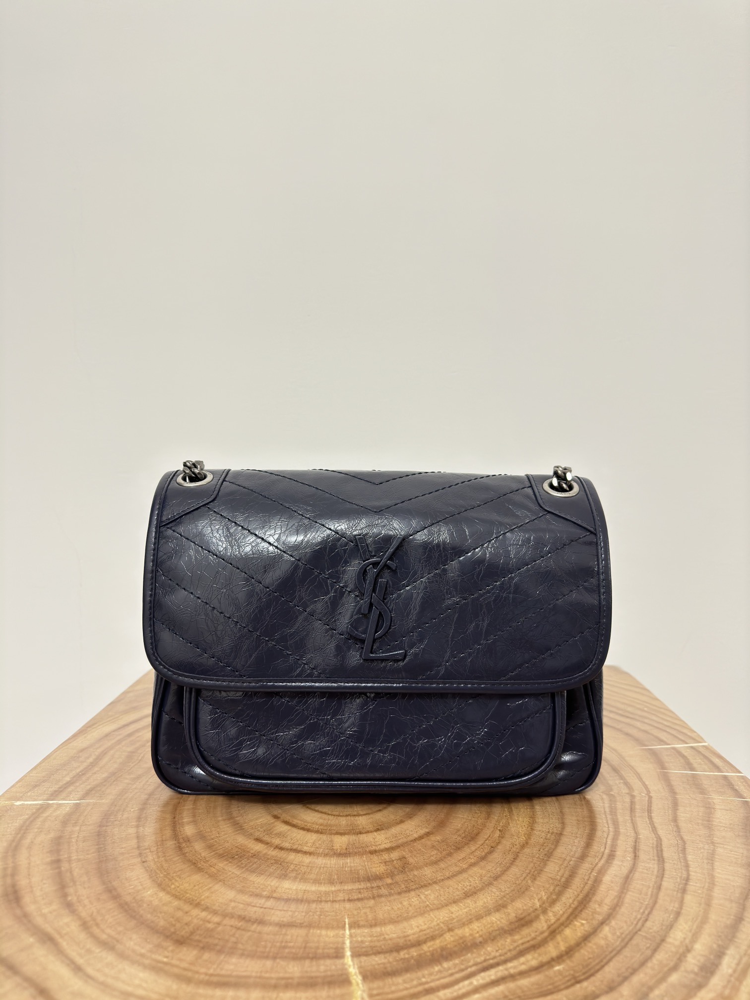 Niki 28cm Commuter Bag, wrinkled oil-waxed cowhide,  semi-matte crease effect