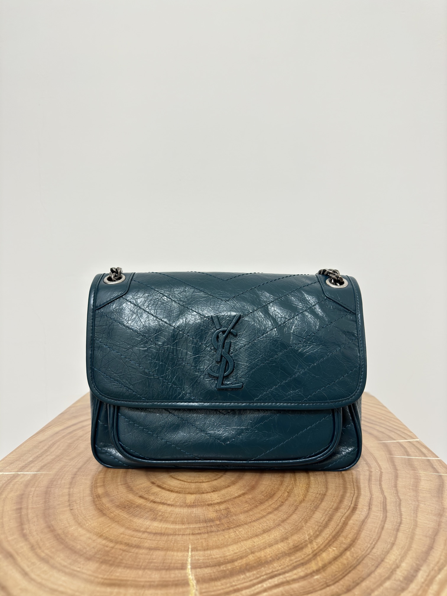 Niki 28cm Commuter Bag, wrinkled oil-waxed cowhide,  semi-matte crease effect