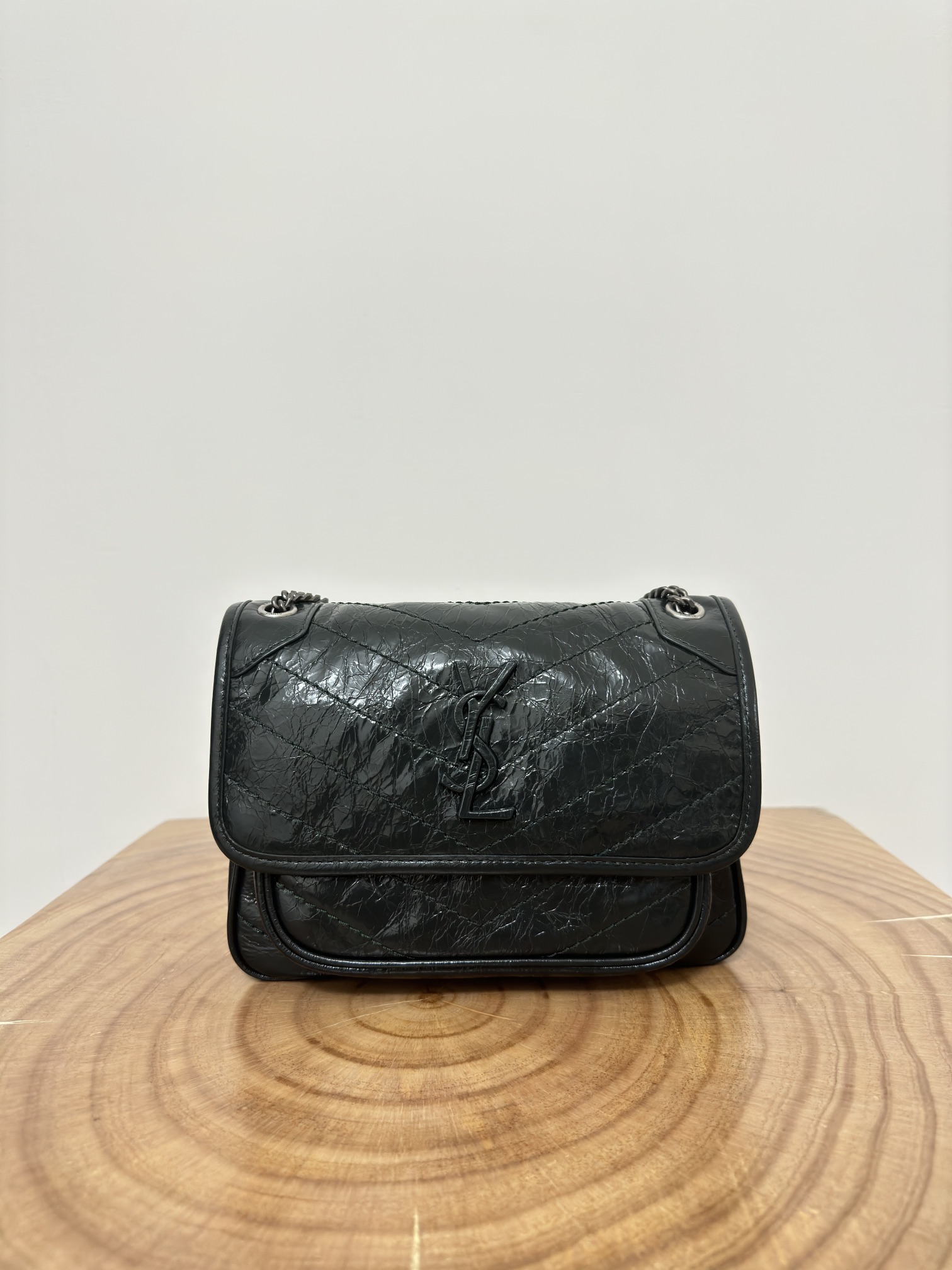 Niki 22cm Commuter Bag, wrinkled oil-waxed cowhide,  semi-matte crease effect