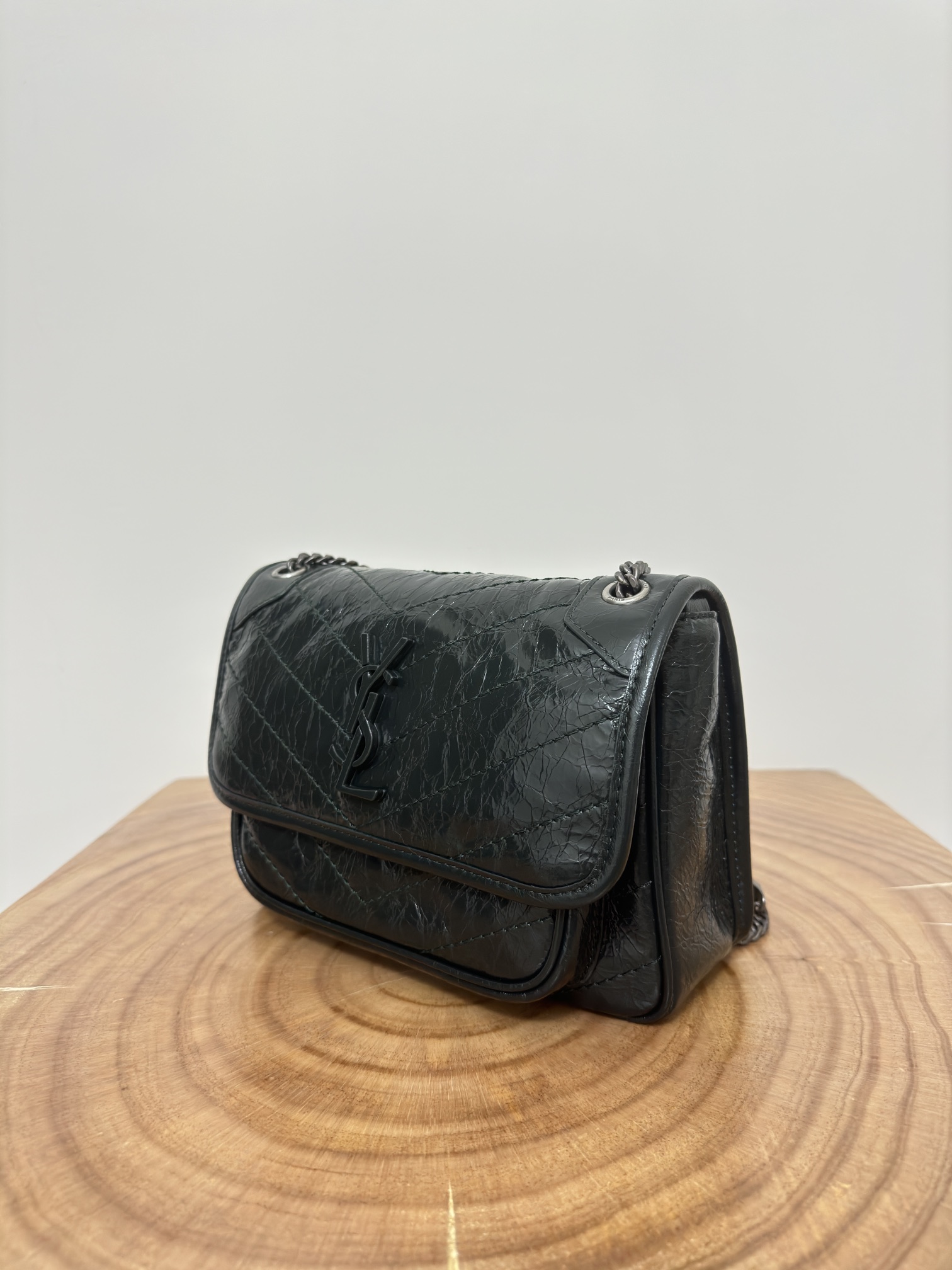 Niki 22cm Commuter Bag, wrinkled oil-waxed cowhide,  semi-matte crease effect