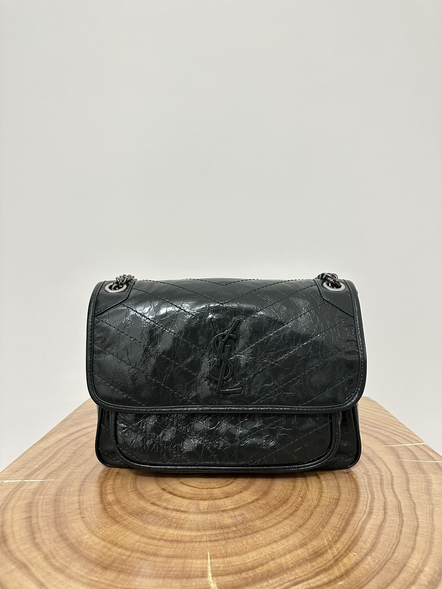 Niki 28cm Commuter Bag, wrinkled oil-waxed cowhide,  semi-matte crease effect