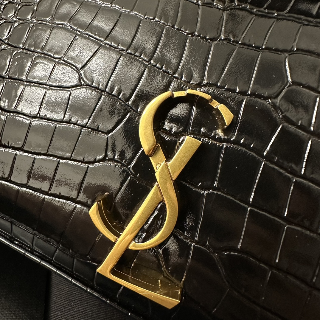 Small YSL Cassandra Handbag!