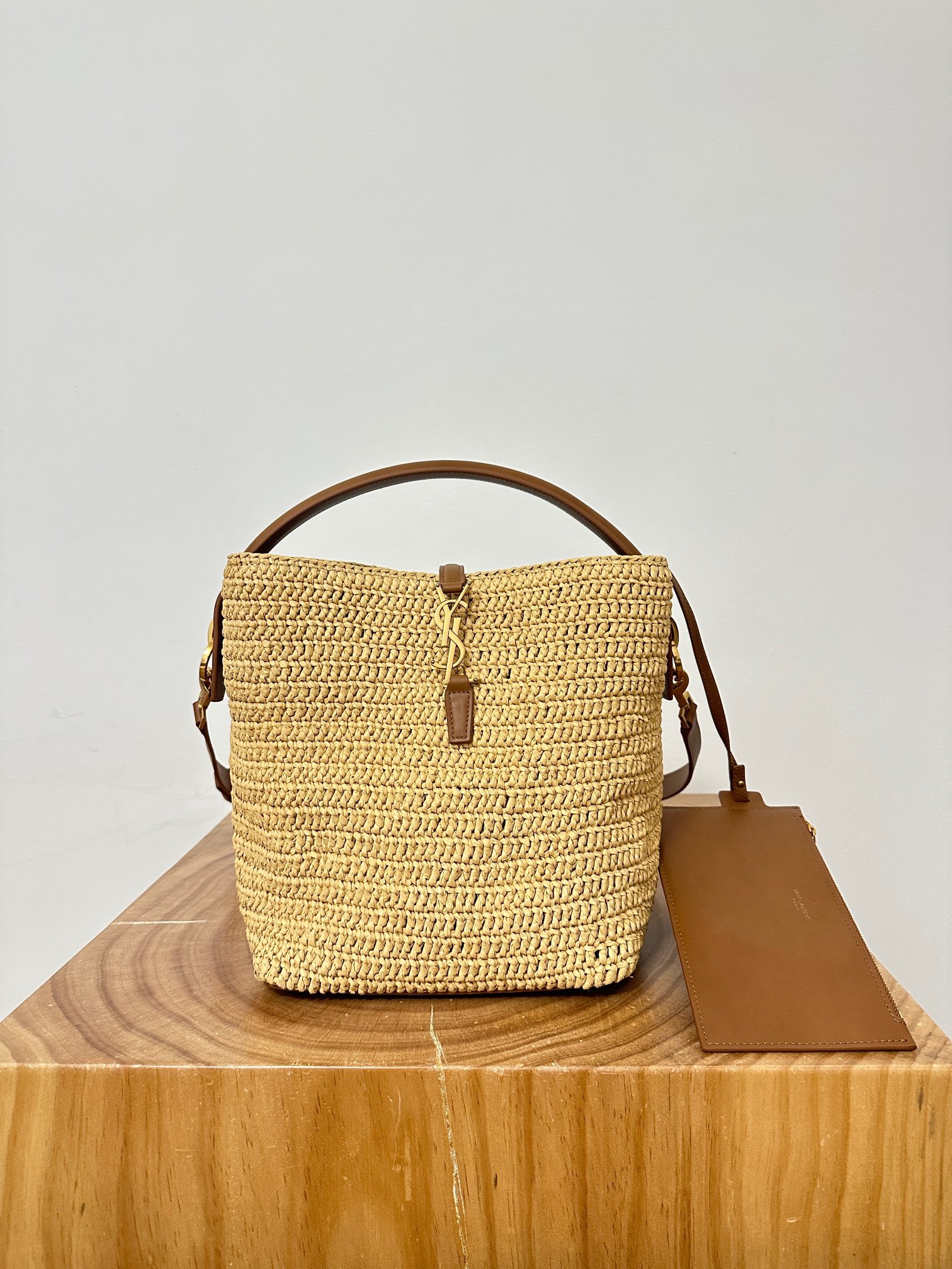 Hobo Raffia Straw Bucket Bag