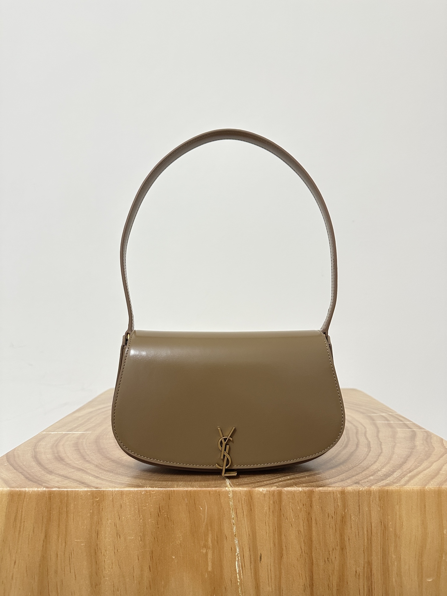 Voltaire Underarm Bag Box Leather