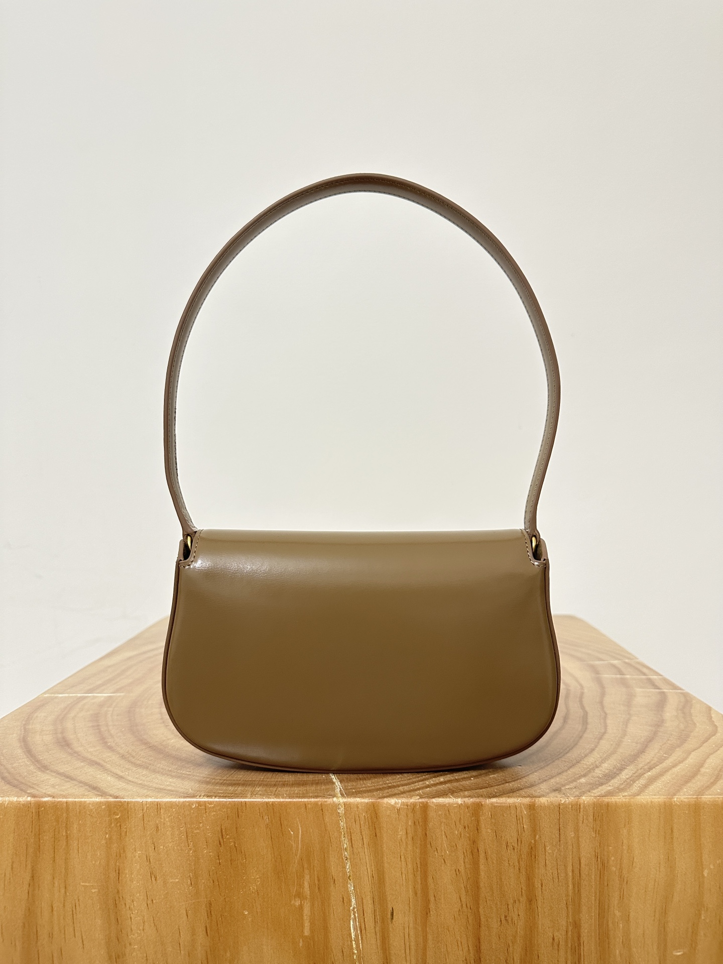 Voltaire Underarm Bag Box Leather