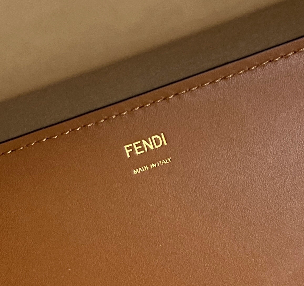 Fendi Peekaboo-Tote Calfskin Handcrafted with Acrylic Handle and Full Steel Hardware Model no: 80009L