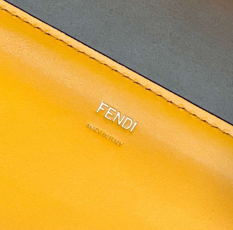 Fendi Peekaboo-Tote Calfskin Handcrafted with Acrylic Handle and Full Steel Hardware Model no: 80009L